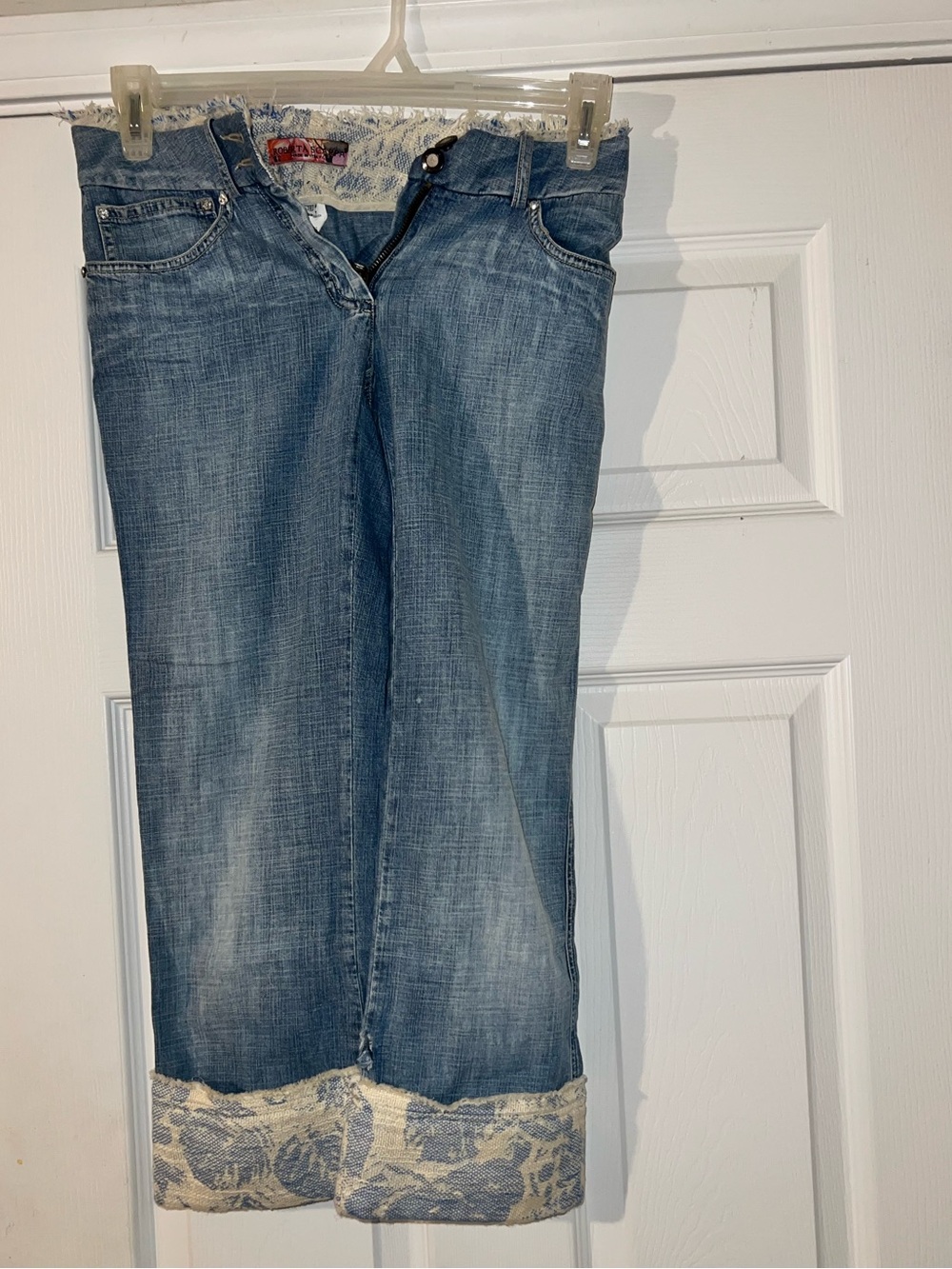 Roberta Scarpa denim cuffed capri jeans with patterned detailing side 4